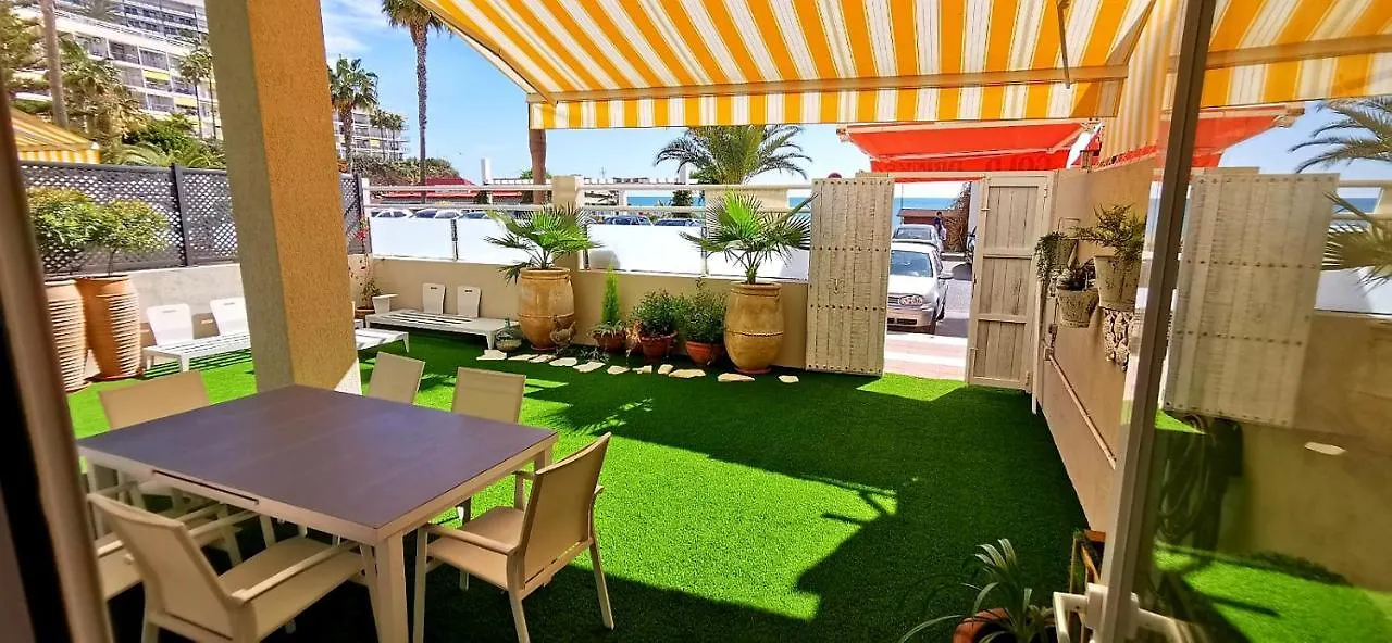 Apartamentos Lola Y Manuela En Primera Linea Playa Carihuela Con Excelente Terraza-Jardin De 80 M2 Frente Al Mar Con Aparcamiento Privado Ideal Para Descansar Oyendo Las Olas Del Mar Торремолинос 0*,  Испания