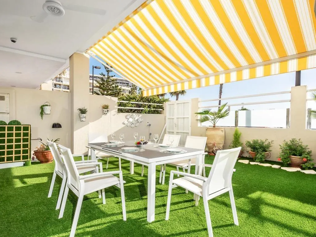 Apartamentos Lola Y Manuela En Primera Linea Playa Carihuela Con Excelente Terraza-Jardin De 80 M2 Frente Al Mar Con Aparcamiento Privado Ideal Para Descansar Oyendo Las Olas Del Mar Торремолинос Апартаменты