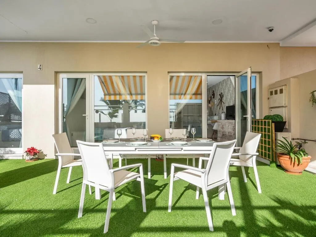 Апартаменты Apartamentos Lola Y Manuela En Primera Linea Playa Carihuela Con Excelente Terraza-Jardin De 80 M2 Frente Al Mar Con Aparcamiento Privado Ideal Para Descansar Oyendo Las Olas Del Mar Торремолинос